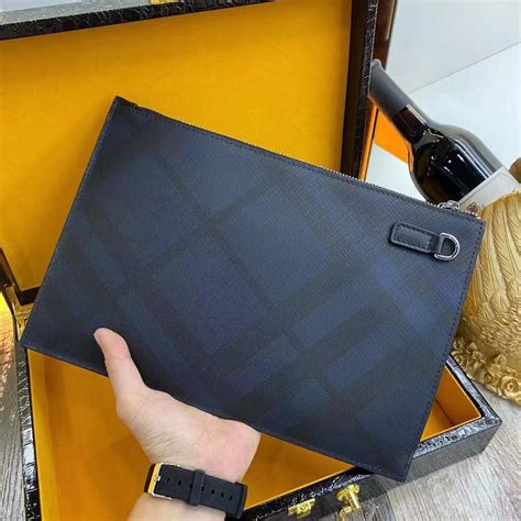 clutch burberry nam